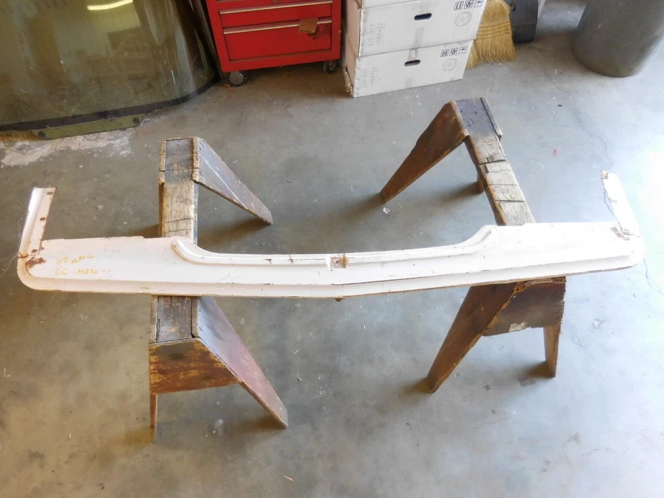 Cenefa de llenado de parachoques Mercury Montclair 1960 Foto 1 de 4