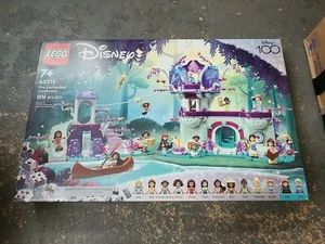 LEGO Disney: The Enchanted Treehouse (43215) - Picture 1 of 6