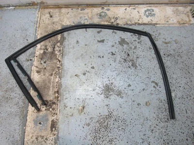 Acura Integra Door Seal Window Channel Gasket 2DR Right Passenger 1994-2001 OEM - Image 1 of 4