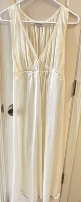 Camisón vintage Miss Elaine para mujer mediano marfil sin mangas de encaje  Foto 1 de 4