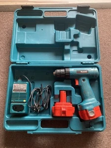 MAKITA Akku-Bohrschrauber 6223D 12 Volt 2X Akku Ladegerät DC7100 Koffer - Bild 1 von 5