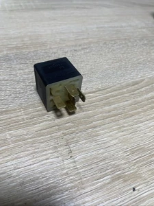 Bosch 24v Relay 0332209206 - Picture 1 of 3