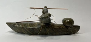 8" Long Vintage Alaskan Inuit Soapstone Kayak & Hunter Carving w/ Paddle & Spear - Picture 1 of 4