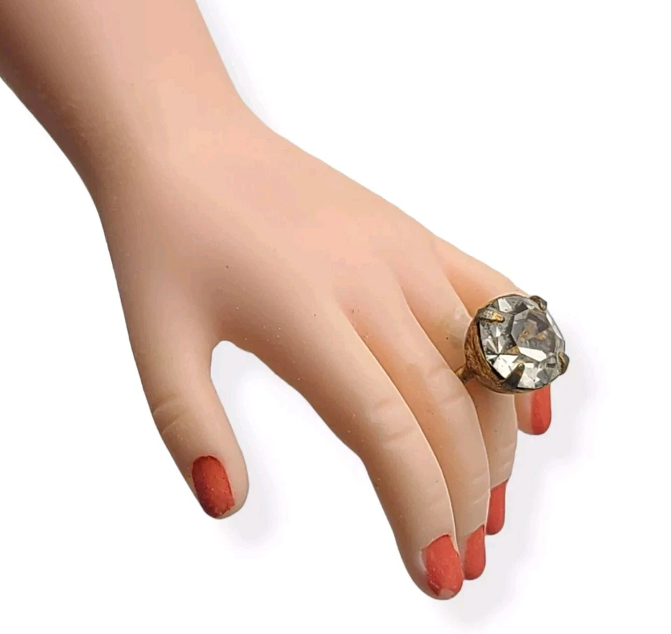 Винтажное оригинальное кольцо со стразами кукла Madame Alexander Cissy ювелирные изделия Miss Revlon - Изображение 1 из 4