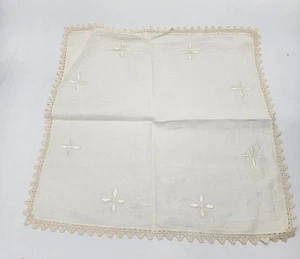 Vintage antique handmaid doiley - Picture 1 of 4