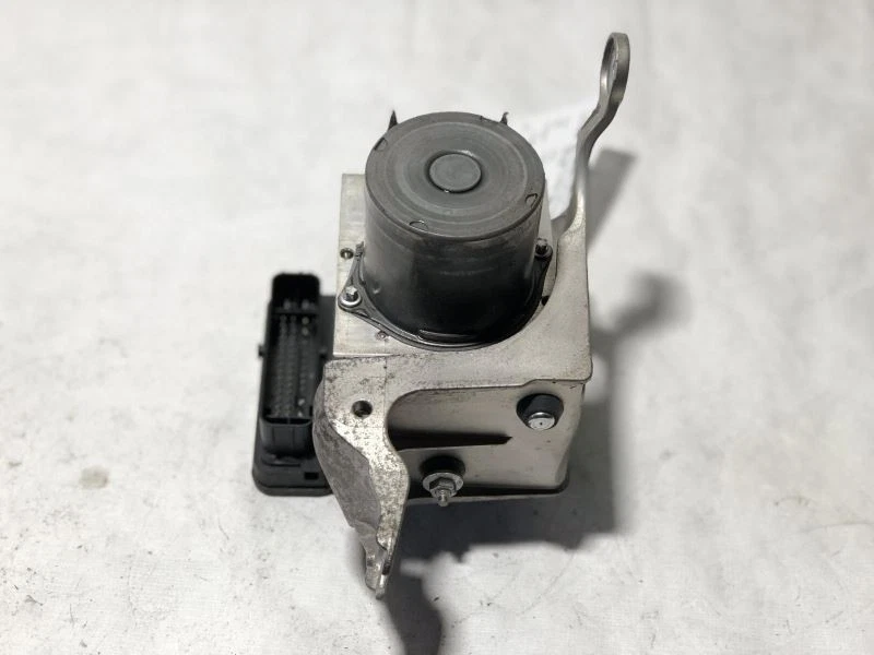 Chevrolet Malibu 2016-2017 bomba ABS híbrida 48297 Foto 1 de 4