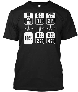 18 Speeds Gear Shift Trucker Heartbeat Funny Truck T-Shirt Made in USA S to 5XL - Foto 1 di 1