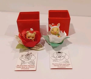 Vintage Porzellan und Satin Teddybär & Maus in Blume Weihnachtsschmuck in Box - Bild 1 von 9