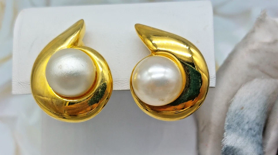 Beautiful Signed Premier Designs Gold Tone earrings White Faux Pearl Clip On 1" - Image 1 of 4