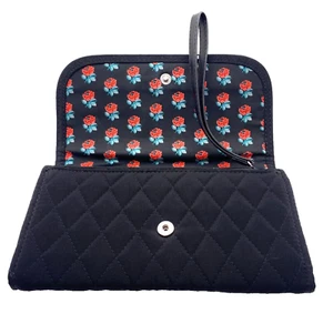 Vera Bradley Trimmed Wristlet - WALLET Classic Black With Flowers Quilted NEW! - Picture 1 of 5