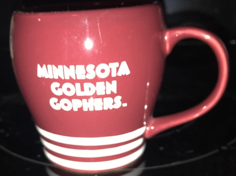 University Of Minnesota Golden Gophers  coffee Mug EUC! Cover