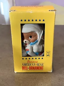 Vintage Giftco famosi orsi americani campana ornamento astronauta patriottico - Foto 1 di 5