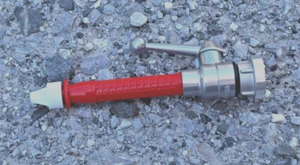 Feuerwehr Mehrzweck strahlrohr DM DIN 14365 mit Storz D (für Feuerwehrschlauch) - Bild 1 von 1