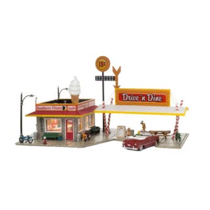 Woodland Scenics HO Scale Drive n'Dine Built and Ready - Picture 1 of 6