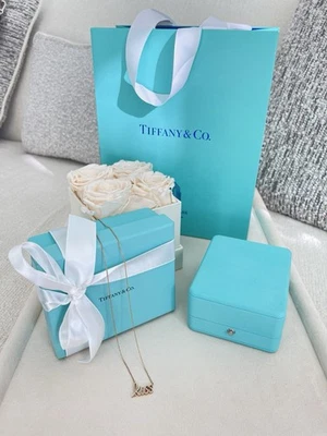 Tiffany & Co. Paloma’s Graffiti Kiss Colgante en Oro Rosa 18K 16” NUEVO $4800 Foto 1 de 4