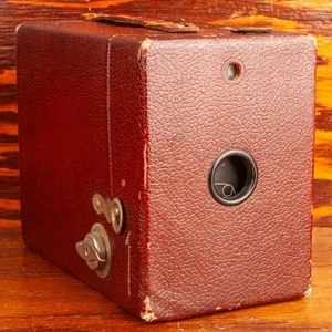 Kodak Rainbow Hawkeye n.2 Model C Red Maroon 120 pellicola box fotocamera testata funzionante - Foto 1 di 9