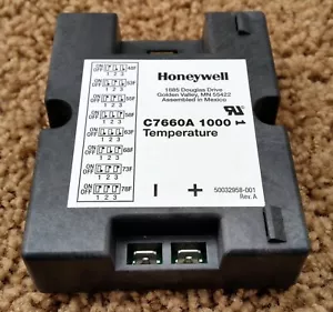 Honeywell C7660A 1000 Electronic Temperature Transducer for use w/ Economizer - Picture 1 of 8