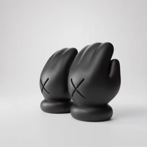 3D PRINTED 9" KAWS HANDS FIGURINE - Picture 1 of 4