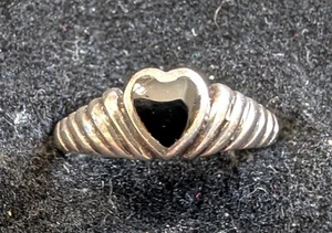 Ring Sterling Silver Fan Black Onyx Heart Stone Small Size 9 - Picture 1 of 4