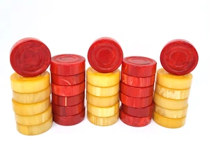 Crisloid 30 Bakelite Backgammon Butterscotch Swirl Translucent Cherry Red Chips - Picture 1 of 20