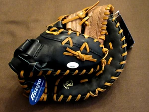 CHRIS CHAMBLISS 1978 GOLD GLOVE NY YANKEES SIGNED AUTO MIZUNO GLOVE JSA BEAUTY - Picture 1 of 5