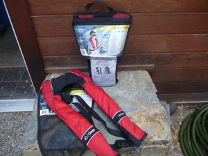 Two ONYX M-24 CO2 MANUAL INFLATABLE PFD LIFE JACKET VESTS PRESERVERS 3100RED - Picture 1 of 9