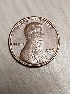 1976 No Mint Mark Penny Copper/Brass Color L Error Too - Picture 1 of 2