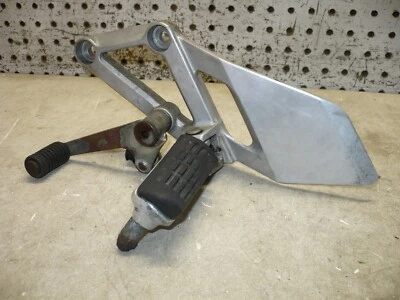 HONDA 1994 92 94 CBR600 CBR 600 F2 FRONT LEFT FOOTPEG WITH GEASRHIFT PEDAL ASSY - Изображение 1 из 4