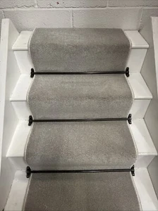 ALFOMBRA ABINGDON ESCALERA CORREDOR 17 PELDAÑOS 60cm Ancho, LEJÍA LIMPIABLE / TACTO SUAVE - Imagen 1 de 6
