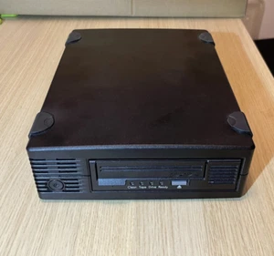 HP LTO-4 Ultrium Bandlaufwerk extern inkl. SCSI-Karte & Kabel – Backup Set - Afbeelding 1 van 9