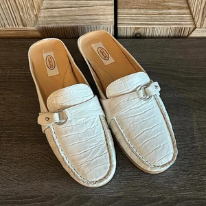 NWOT Talbots Women's White Leather Loafers Slip-Ons Mules Size 8AA - Picture 1 of 6