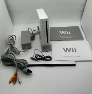 Nintendo Wii Konsole, Power Brick, AV-Kabel und Bewegungssensor RVL-001 - getestet - Bild 1 von 11