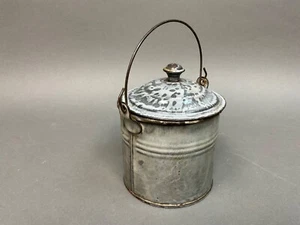 MINI PRIMITIVE GRAY AGATE GRANITEWARE FARMHOUSE VINTAGE BAIL HANDLED LIDDED POT - Picture 1 of 10