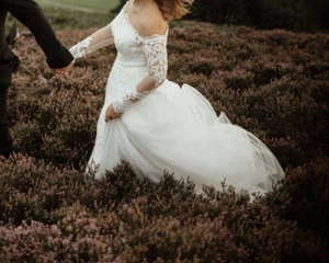 Cream Lace Long Sleeve Beach Wedding Dress Size 8 Boat Neck - Picture 1 of 9