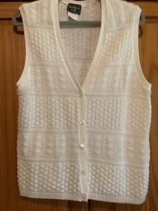 Vintage Sweater Vest Southern Lady White Acrylic Knit Size Large Women’s - Picture 1 of 4