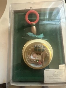 1982 Hallmark QX4553 "Baby's First Christmas" Ornament - Picture 1 of 4