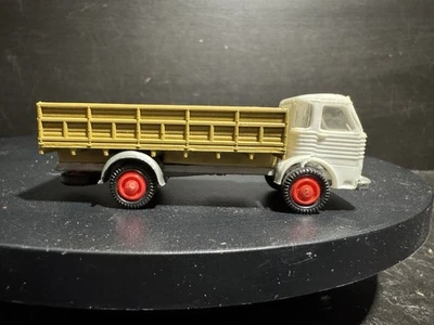 EKO - Pegaso Comet - Pritsche - weiß/beige - HO H0 1:86 - Bild 1 von 4