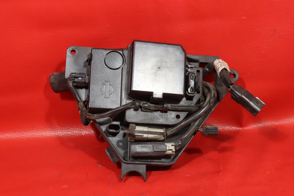 2010 HARLEY-DAVIDSON STREET GLIDE CVO FLHXSE FUSE BLOCK CADDY ELECTRICAL PANEL - Image 1 of 4