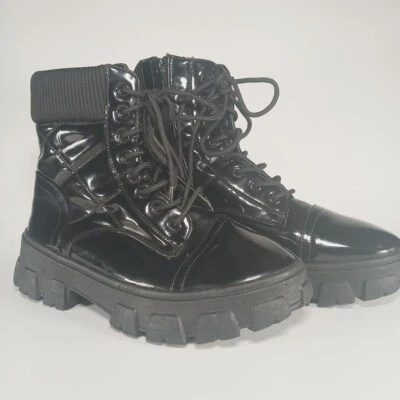 Botas de combate Charlotte Russe de vinilo negro con cordones para mujer | Talla 8 Foto 1 de 4