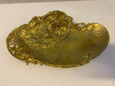 Antigua bandeja bisagra teófila cineleur de bronce dorado Art Nouveau francesa Foto 1 de 4