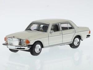 Mercedes W123 280 E ivory white diecast model car 452662600 Schuco 1:87