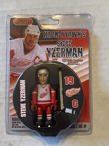 Smiti Hockeytown’s Little Caesars Exclusive Steve Yzerman Action Figure Sealed Cover