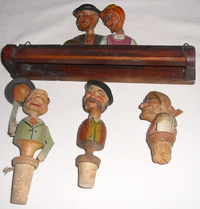 Vintage loose wooden head mini towel rack and three carved wooden wine stoppers - Picture 1 of 2