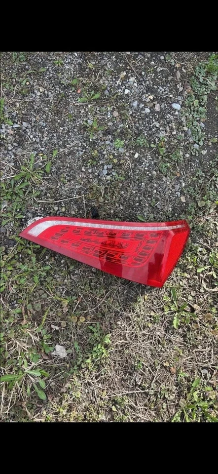 Audi Q5 2010 Right Taillights - Изображение 1 из 1