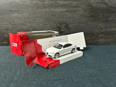 ALFA ROMEO nuova GIULIA 952 2016 BIANCA scala 1/43 MONDO MOTORS SUPER FAST ROAD - Immagine 1 di 4