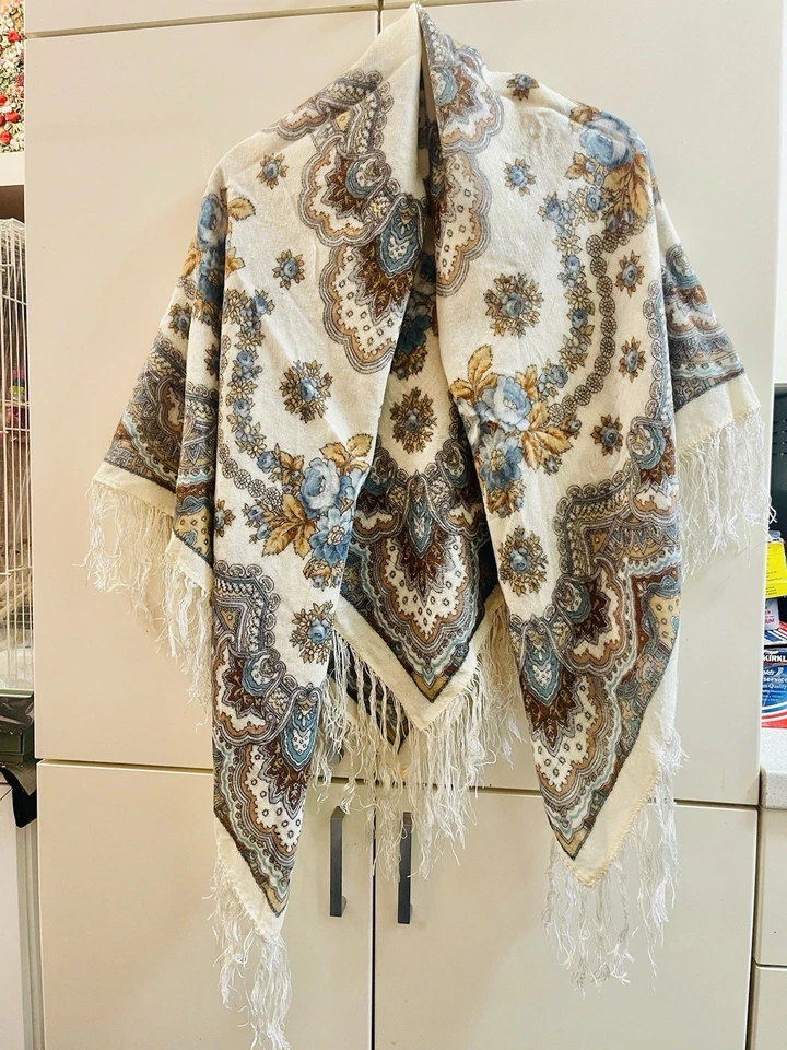 Pavlovo Posad Russian Shawl  Wrap 48x48” 100% wool Fringe Scarf Flower Ivory - Image 1 of 4