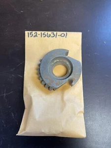 Genuine Yamaha Kick Pinion Gear 62-66 YDS3 YDS2 YM1 TD1 NEW 152-15631-01 OEM - Picture 1 of 4