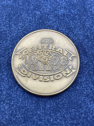 1998 Jacksonville Jaguars Central Division Season Ticket Holder Medal Coin Z546 Cover