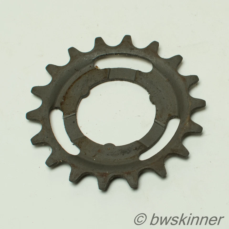 F&S Fitchel & Sachs Torpedo / Duomatic / 3 Speed Offset Cog. 18T. NOS. - Image 1 of 2