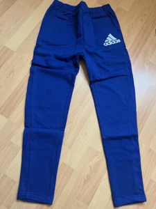 ADIDAS Trainingshose Sporthose B BOS FL Pant Regular fit tapered leg Gr. 176 ~K4 - Bild 1 von 3